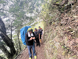 保七刑大隊長攀秀姑巒山　倒臥路旁無生命跡象