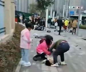 (影) 血腥衝撞影片瘋傳！趙蘭健稱北京小菊胡同發生「獻忠事件」 網友批破綻百出