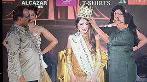 勇奪「環球華麗小姐亞洲冠軍」　鄭珊汶抱回三大獎為台灣爭光