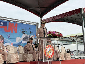 (影) 海軍營區22日開放 鼓號樂隊、陸戰隊莒拳隊動態操演展雄風