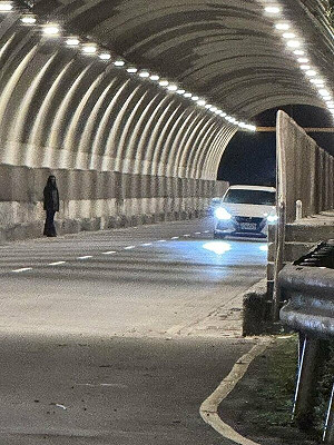 長髮黑衣女等3人基隆隧道拍靈異短片 嚇壞人各罰5千