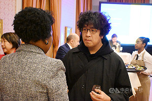 赴海牙參加國際會議　沈伯洋：中國法律戰對台灣沒用