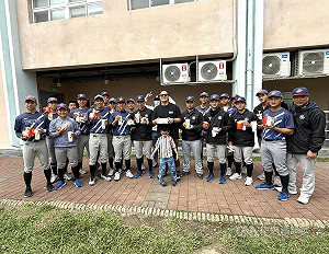 黑豹旗16強賽　張育成送麥當勞鼓舞興大附農學弟