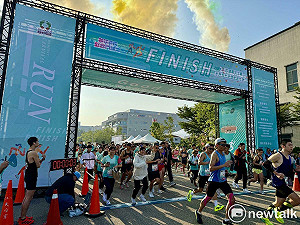 紅崴觀光工廠半程馬拉松嘉年華登場   黃偉哲：運動與觀光並行讓城市更健康