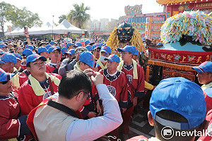 北港媽祖南都巡歷抵河樂廣場　黃偉哲代表市民到場接駕祈福