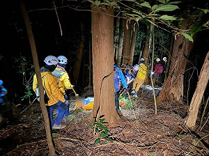 苗栗加里山登山客滑落受傷　21消防接力8小時救援下山