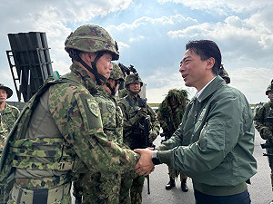 老共幫了高市？！日防相小泉訪與那國島  部署03增程飛彈「亮綠燈」