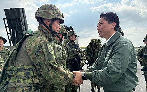 老共幫了高市？！日防相小泉訪與那國島  部署03增程飛彈「亮綠燈」