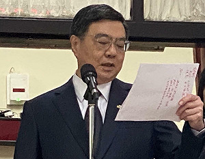 賴清德指示組團訪日  卓榮泰掏小抄：交通部已研擬多項國旅優惠　