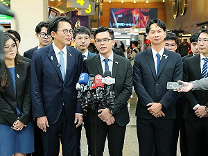 隨黃國昌訪日 吳皇昇獲徵召參選中市議員機率大增