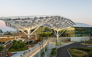 輝達H200晶片管制鬆動？美商務部長：川普考慮放行出口中國