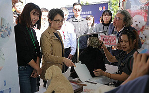 蕭美琴訪消防署肯定搜救犬  2025國家MRT認證展台灣救援實力