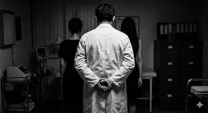 舊案查不到、醫師本人拒公開可蓋牌！民團轟：「狼醫系統」形同虛設