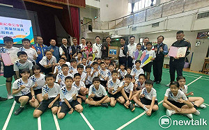 （影）江啟臣廖偉翔號召捐3600顆羽球 何昱奇：大鵬國小奪冠加碼15獎金