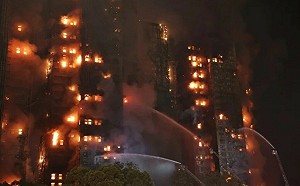 香港宏福苑住宅5級大火已知44死! 工程公司負責人涉｢誤殺｣3人被捕