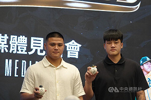 莊陳仲敖獲徵詢想拚WBC 場外繪畫天分也令人驚豔