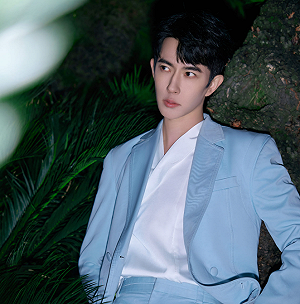 天娛傳媒、杜強遭爆「賣于朦朧周邊」撈錢？網氣炸：抵制到底