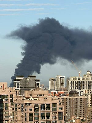 桃園蘆竹工廠大火濃煙直竄天際　出動10分隊搶救、影響中壢、蘆竹、大園數里