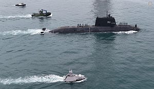 海鯤軍艦今進塢　執行載台裝備、水密邊界及水下戰系精調