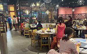 鎖定深夜應酬商機　 餐飲集團佈局大高雄明年再開二店