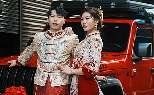 YTR「小象愛出門」結婚了！曬中式婚服甜喊：今天是個好大日子