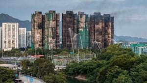 終於認了網子有問題 仍幫辯解! 宏福苑大火釀151死 港府 : 已抓捕 12 人