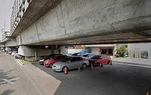 屏東橋下停車遭嗆「我家位置」！慘被刮車 車主PO網：化外之地嗎？