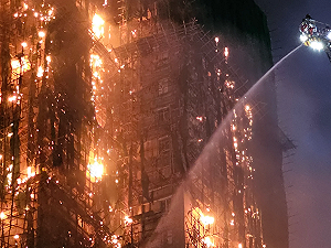 (影)香港大火非意外？宏福苑8棟樓警報集體失靈  疑「人為縱火」