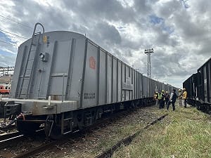 台鐵花蓮調車人員遭貨物列車撞擊  送醫搶救不治