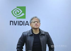 黃仁勳坦言倒閉恐懼未消失　至今仍一週工作7天