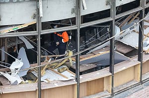 板橋氣爆威力大震碎商家玻璃　對面住戶遭割傷