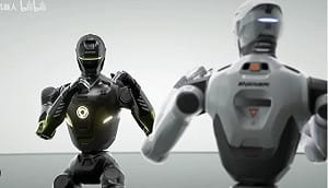 (影) 人型機器人「踹飛老闆」影片爆紅! CGI造假? 中國技術發展引關注