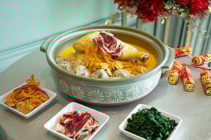 賣年菜還要比話題！李方艾美有高空圍爐  膳馨集團詮釋「原型食補」