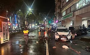 又是喪屍煙彈惹禍！男毒駕撞7車釀3傷  現場一片狼藉