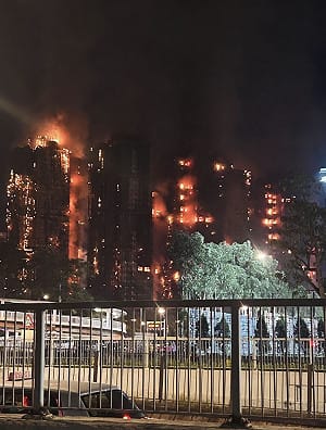 (影)于朦朧案翻版？香港「宏福苑大火」真相疑被壓制   萬人聯署要求獨立調查