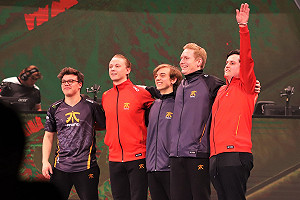 英雄聯盟世界賽》力挽狂瀾！FNC驚險晉級八強賽