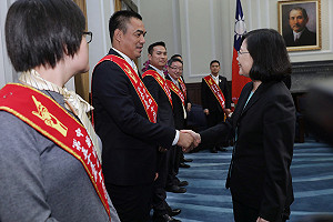 總統期勉十大傑出青年：奉獻社會 擁抱世界