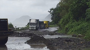 蘇花公路多處坍方 延至下午3點開放