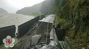 台7線路基流失 宜蘭5村落淪孤島