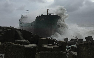 擱淺「聯合36」完成殘油抽除 未來將就地拆解