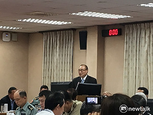 馮世寬：年改現役軍人版可先送政院