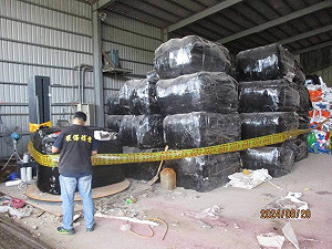 非法仲介520萬公斤垃圾運國外牟利 23人遭訴