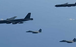 (影) 中俄機隊包圍琉球群島 美B-52與日聯合軍演 雷達鎖定後互秀肌肉