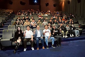 陳傑憲看「冠軍之路」　感謝紀錄棒球人的故事