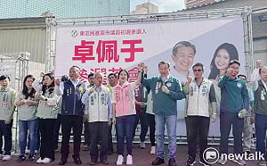 王定宇服務處主任卓佩于參選東區議員  七百鄉親挺身支持