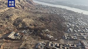 (影) 甘肅山體滑坡45戶住宅遭埋! 中國4天後才報出事了 引發民眾不滿 