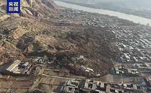 (影) 甘肅山體滑坡45戶住宅遭埋! 中國4天後才報出事了 引發民眾不滿 
