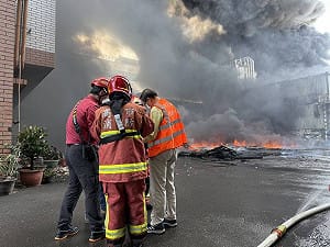 高雄大發工業區大火 47人急撤離！人為疏失釀禍  環保局開鍘最高500萬