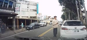 宜蘭男違停囂張嗆聲！網怒噴：不要臉  警1原因未開罰