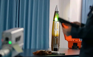 (影) 瞄哪打哪! 誤差僅1公分、最遠3公里 中共「零接觸」雷射排彈亮相